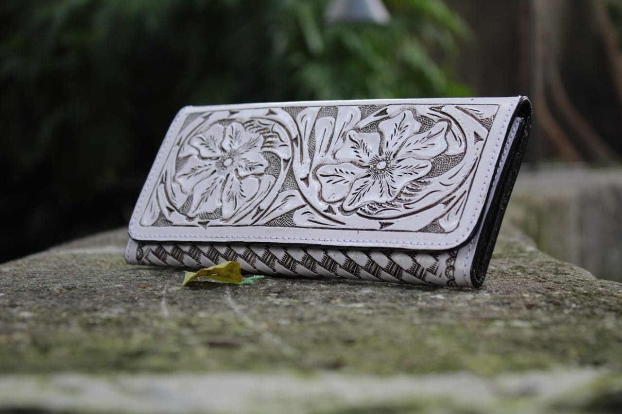 Cartera Delgada White